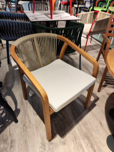 Кресло деревянное с подушками Tagliamento Pablito ироко, роуп, ткань Фото 10