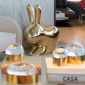 Стул пластиковый Qeeboo Rabbit Metal Finish полиэтилен золотистый Фото 10