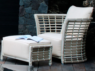 Кресло плетеное с банкеткой Skyline Design Villa алюминий, искусственный ротанг, sunbrella белый, бежевый Фото 1