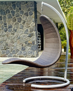 Кресло подвесное плетеное с подушкой Skyline Design Christy алюминий, искусственный ротанг, sunbrella серебряный орех, бежевый Фото 1
