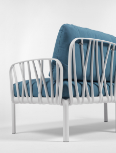 Кресло пластиковое с подушками Nardi Komodo Poltrona стеклопластик, Sunbrella белый, синий Фото 4