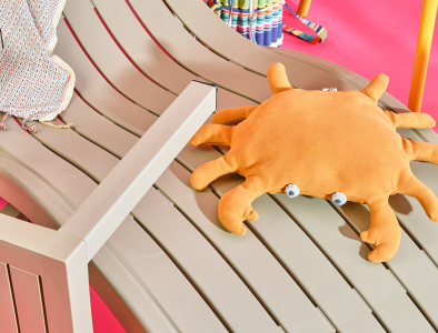 Столик пластиковый для лежака Siesta Contract Ocean Side Table пластик бежевый Фото 12