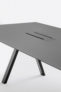 Стол с каналом для протяжки проводов PEDRALI Arki-Table CCO Fenix сталь, алюминий, компакт-ламинат HPL черный Фото 7