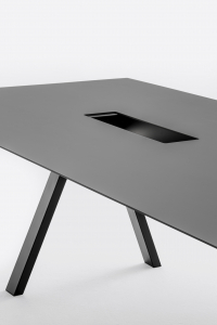 Стол с каналом для протяжки проводов PEDRALI Arki-Table CCO Fenix сталь, алюминий, компакт-ламинат HPL черный Фото 6