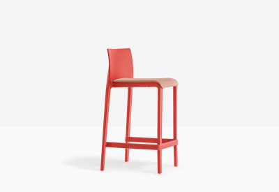 Стул пластиковый полубарный с мягким сиденьем PEDRALI Volt стеклопластик, фанера, ткань красный, персиковый Фото 5