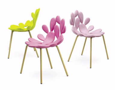 Комплект пластиковых стульев Qeeboo Filicudi Set 2 металл, полиэтилен латунь, ярко-розовый Фото 9