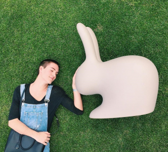 Стул пластиковый Qeeboo Rabbit полиэтилен тортора Фото 7