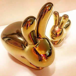 Стул пластиковый Qeeboo Rabbit Metal Finish полиэтилен золотистый Фото 6