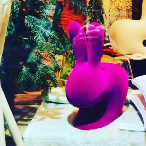 Стул пластиковый Qeeboo Rabbit Velvet Finish полиэтилен фиолетовый Фото 8