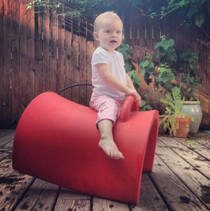 Кресло пластиковое детское Magis Trioli полиэтилен красный Фото 8