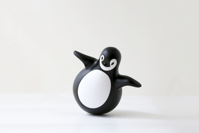 Неваляшка пластиковая Magis Pingy полиэтилен черный, белый Фото 8