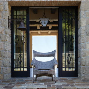 Кресло лаунж плетеное JANUS et Cie Amari алюминий, искусственный ротанг известняковый Фото 10