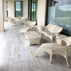 Подставка для ног плетеная JANUS et Cie Amari алюминий, искусственный ротанг палладиевый саржевый Фото 24