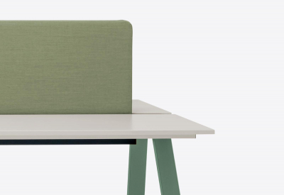 Стол ламинированный с перегородкой PEDRALI Arki-Table Desk сталь, ЛДСП светло-серый Фото 6