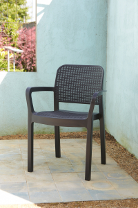 Кресло пластиковое Keter Samanna пластик с имитацией плетения коричневый Фото 2