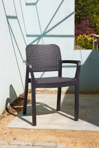 Кресло пластиковое Keter Samanna пластик с имитацией плетения коричневый Фото 3