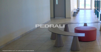 Скамейка полукруглая пластиковая PEDRALI Ikon Bench стеклопластик, компакт-ламинат HPL Фото 15