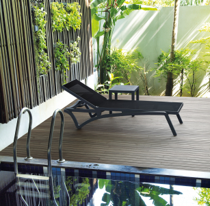 Столик пластиковый для лежака Siesta Contract Ocean Side Table пластик черный Фото 9