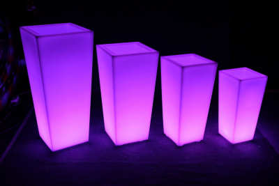 Кашпо пластиковое светящееся LED Quadrum полиэтилен белый Фото 25