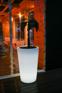 Кашпо пластиковое светящееся LED Cone полиэтилен белый Фото 11