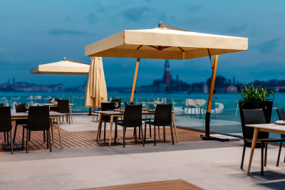 Зонт профессиональный OFV Riviera дерево ироко, алюминий, акрил слоновая кость Фото 1