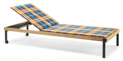 Лежак деревянный с обивкой Ethimo Allaperto Mountain Tartan ткань Ethitex, тик, металл клетка Фото 1