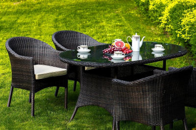 Стол плетеный со стеклом JOYGARDEN Warsaw алюминий, искусственный ротанг, закаленное стекло темно-коричневый Фото 4